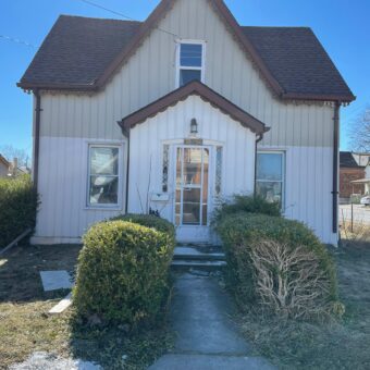 6586 Barker St, Niagara Falls, ON L2G 1Y8