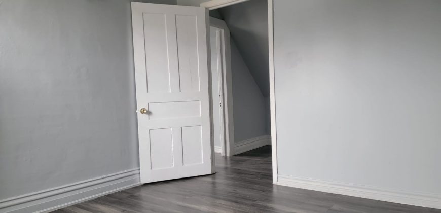 4642 Simcoe Street, Niagara Falls, L2E 1V2